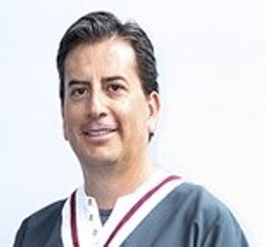 Dr. Roberto Campuzano