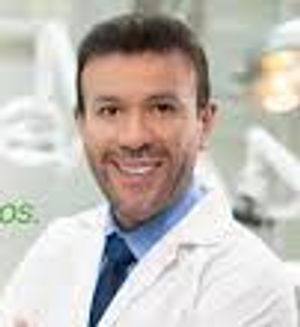Dr. Santiago Silva