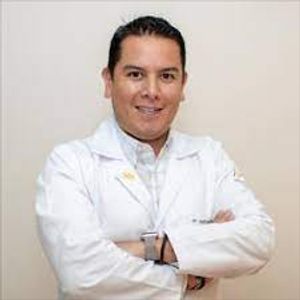 Dr. Santiago Fabricio  Leguisamo Milla