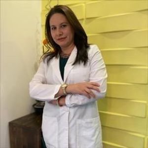 Dra. Maryuri Janeth Vélez Ponce