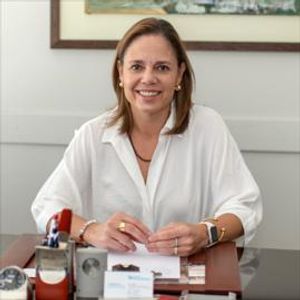 Dra. Lorena Arcos Mora
