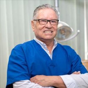 Dr. Guillermo Galárraga Cabezas